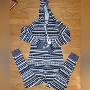 Victoria’s Secret Pink Hooded Onesie Pajamas Pink & Gray Multi, Size M
